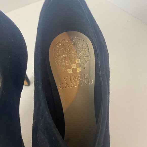 Beautiful Vince Camuto Black Genuine Leather Suede Bootie Heels Size 6.5 - Picture 3 of 6